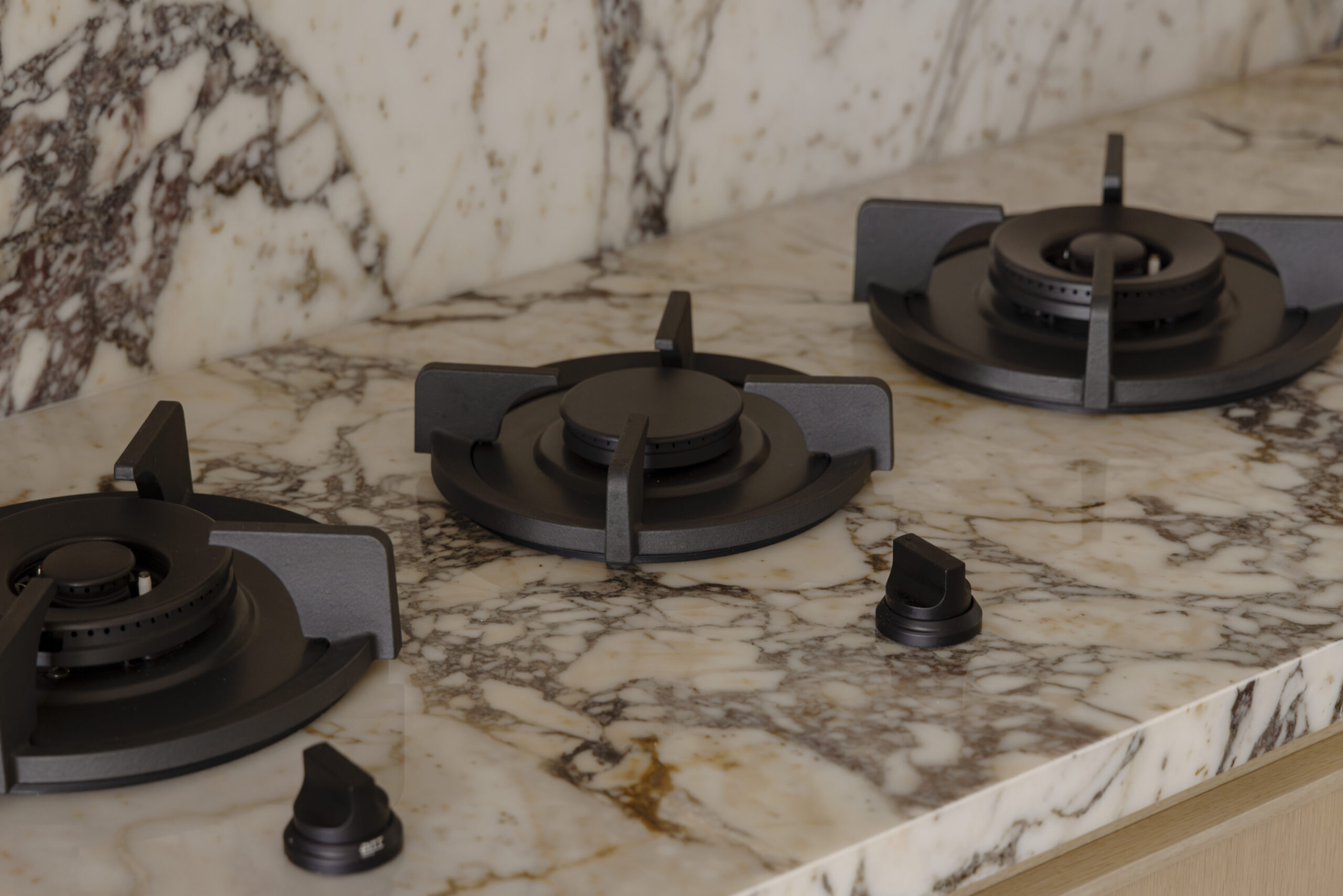 Studio bespoke_mira_24